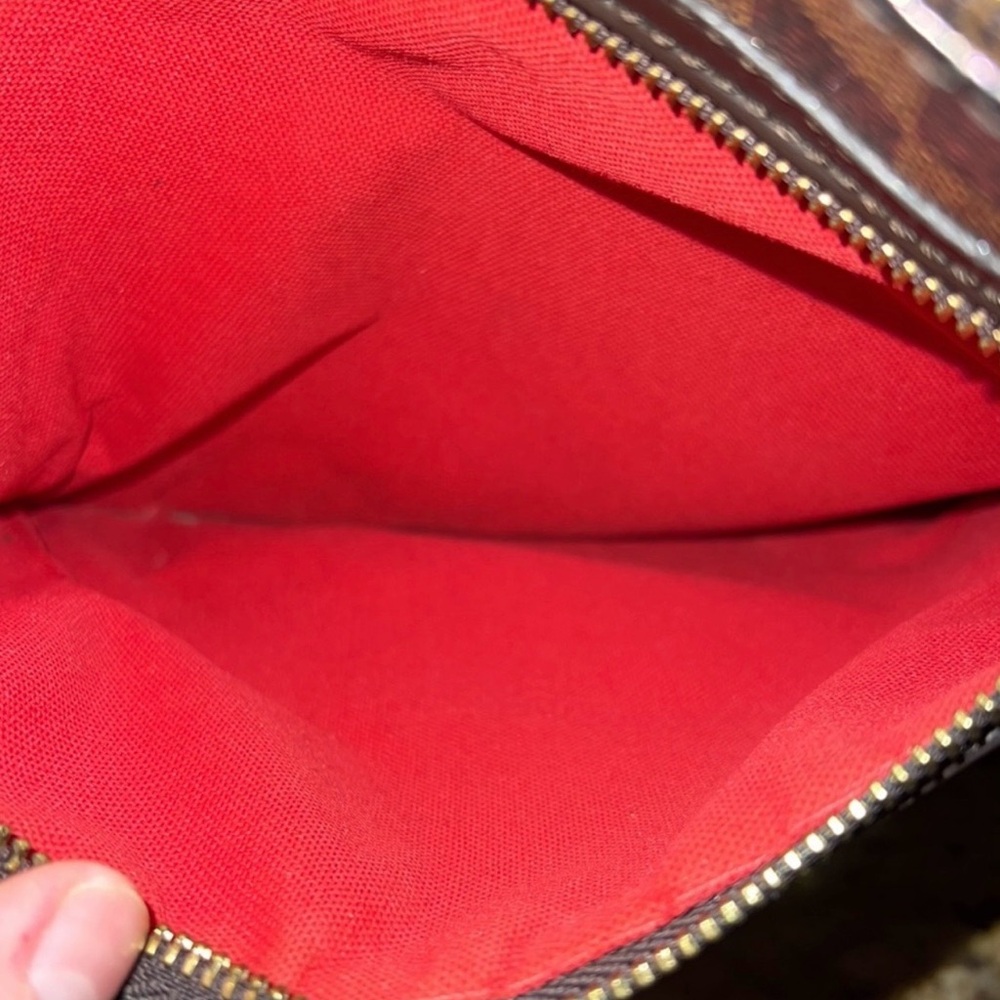 Rep. LV Crossbody - Picture 12 of 15